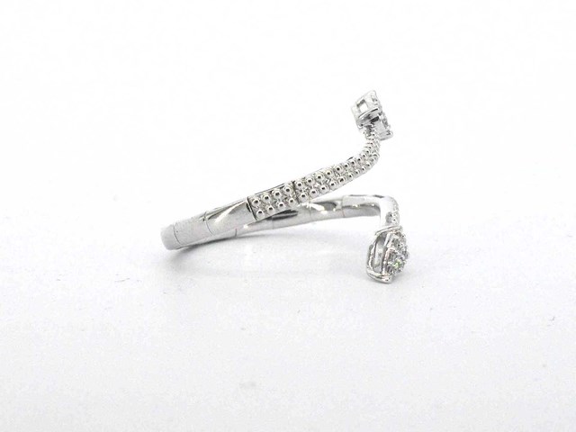 Witgouden design ring met natuurlijke diamanten - afbeelding 2 van  10