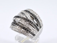 Witgouden design ring met witte en zwarte briljanten diamanten - afbeelding 5 van  10