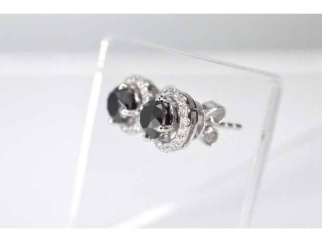 Witgouden diamanten entourage oorbellen met zwarte diamanten (enhanced) - afbeelding 5 van  11