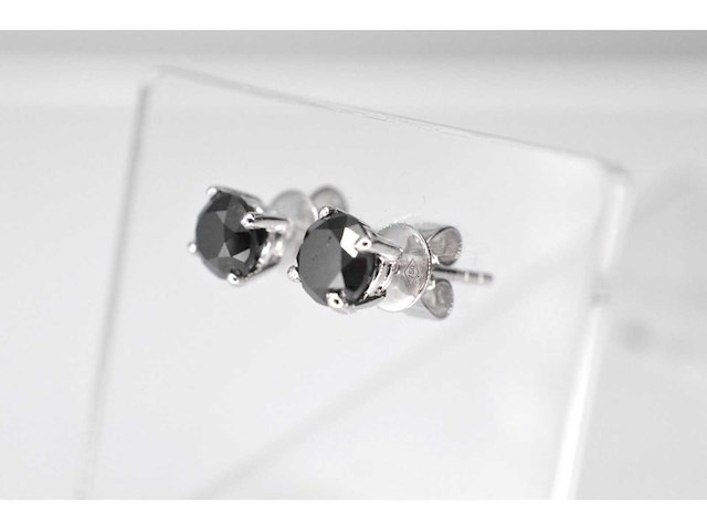 Witgouden diamanten entourage oorbellen met zwarte diamanten - afbeelding 9 van  10