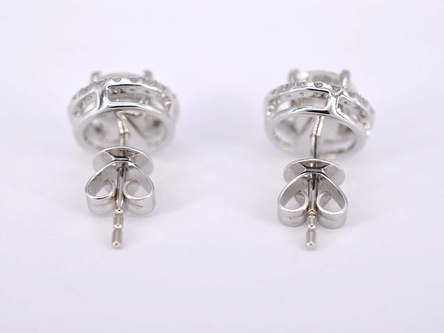 Witgouden diamanten entourage oorbellen van 1.80 carat - afbeelding 5 van  7