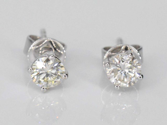 Witgouden diamanten oorbellen 1.00 carat - afbeelding 1 van  5