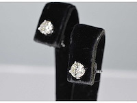 Witgouden diamanten oorbellen 1.00 carat - afbeelding 5 van  5