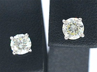 Witgouden diamanten oorbellen 1.00 carat