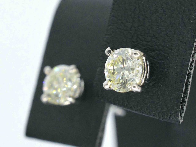 Witgouden diamanten oorbellen 1.00 carat - afbeelding 5 van  10
