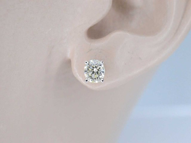 Witgouden diamanten oorbellen 1.00 carat - afbeelding 2 van  3