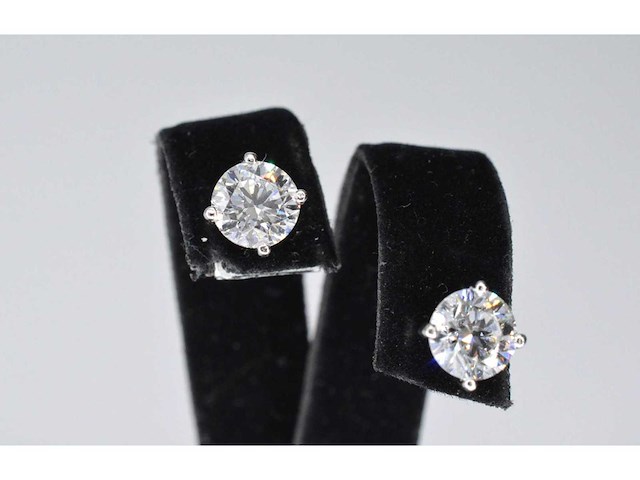 Witgouden diamanten oorbellen 1.00 carat - afbeelding 6 van  7