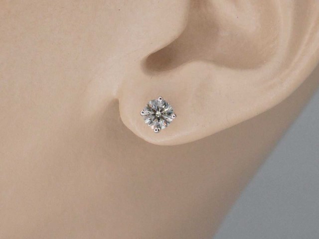 Witgouden diamanten oorbellen 1.50 carat - afbeelding 2 van  5