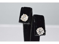 Witgouden diamanten oorbellen 1.60 carat