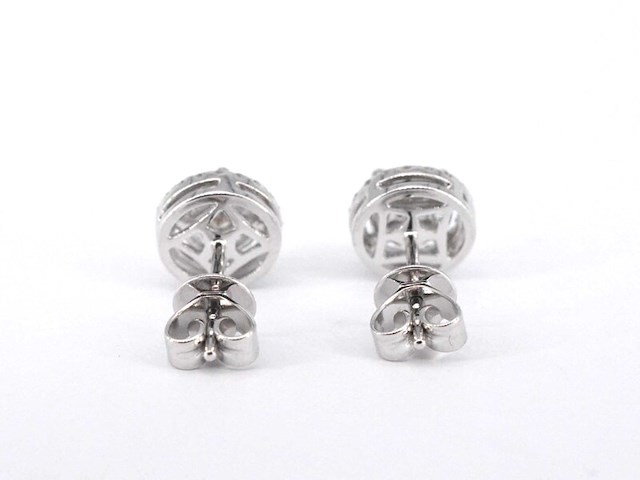 Witgouden diamanten oorbellen met een rand van briljanten - afbeelding 6 van  9