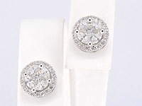 Witgouden diamanten oorbellen met rand van briljanten - afbeelding 1 van  8