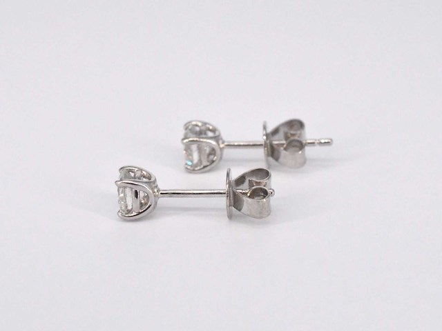 Witgouden diamanten oorbellen van 0.50 carat - afbeelding 3 van  4