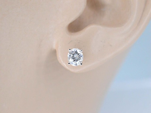 Witgouden diamanten oorbellen van 0.60 carat - afbeelding 2 van  4