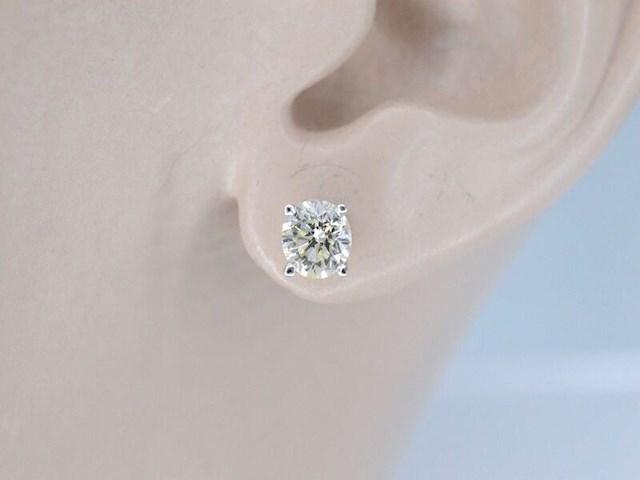 Witgouden diamanten oorbellen van 0.80 carat - afbeelding 2 van  7