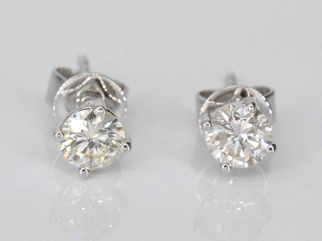 Witgouden diamanten oorbellen van 1.00 carat - afbeelding 1 van  6