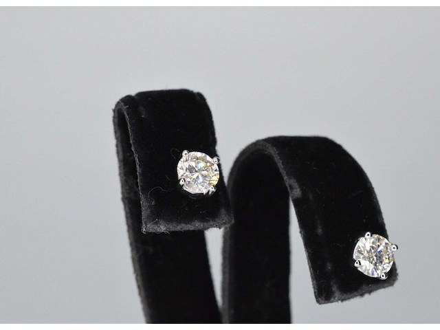 Witgouden diamanten oorbellen van 1.00 carat - afbeelding 3 van  6