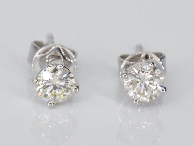 Witgouden diamanten oorbellen van 1.00 carat - afbeelding 1 van  5
