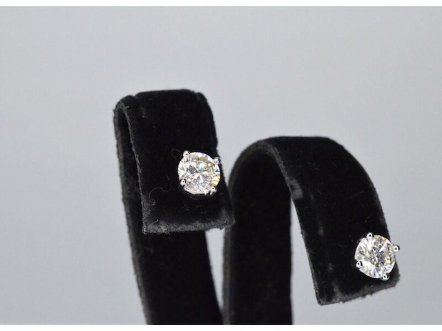 Witgouden diamanten oorbellen van 1.00 carat - afbeelding 3 van  5