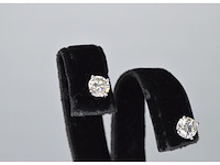 Witgouden diamanten oorbellen van 1.00 carat - afbeelding 3 van  5