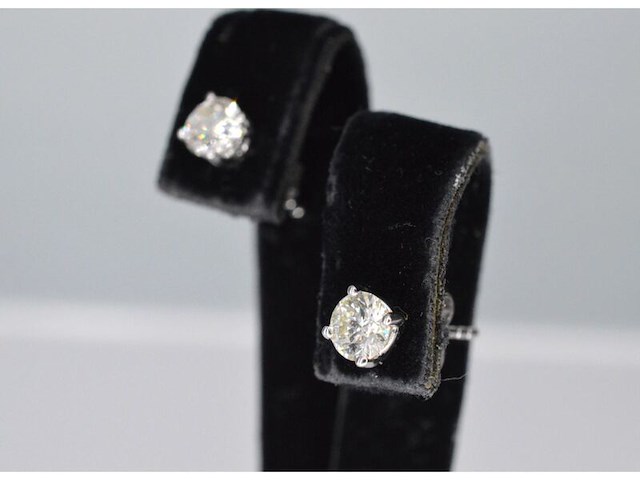 Witgouden diamanten oorbellen van 1.00 carat - afbeelding 4 van  5