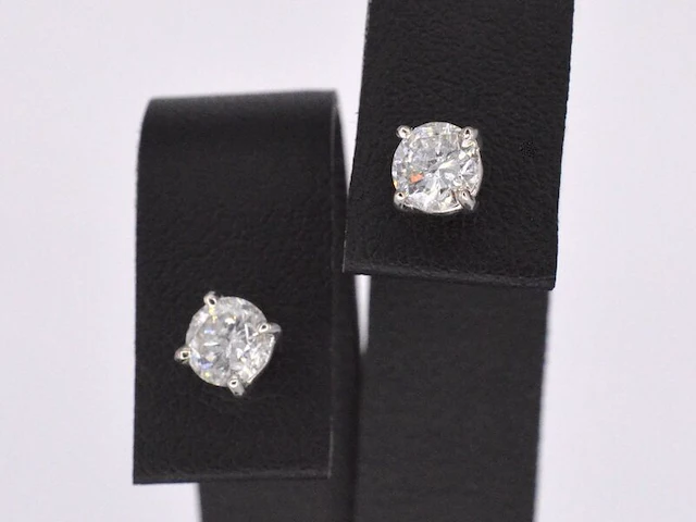 Witgouden diamanten oorbellen van 1.00 carat - afbeelding 1 van  9