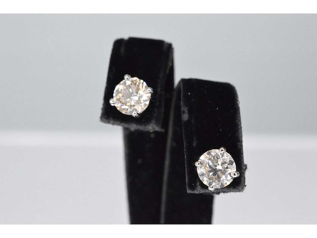 Witgouden diamanten oorbellen van 1.20 carat - afbeelding 1 van  6