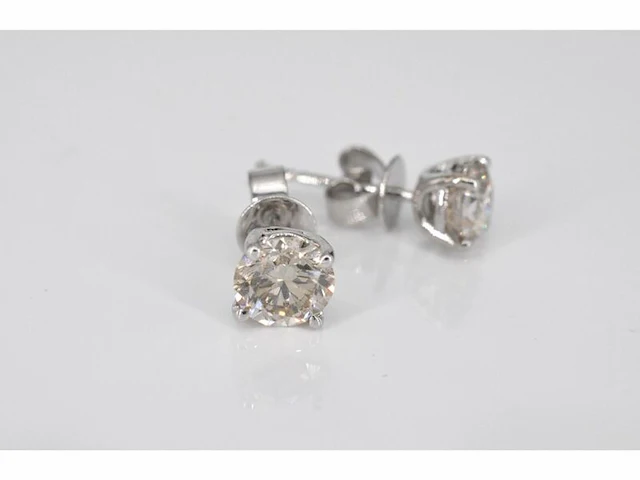 Witgouden diamanten oorbellen van 1.20 carat - afbeelding 5 van  7