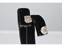 Witgouden diamanten oorbellen van 1.60 carat - afbeelding 3 van  7