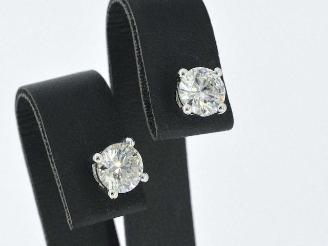 Witgouden diamanten oorbellen van 3.00 carat - afbeelding 2 van  3
