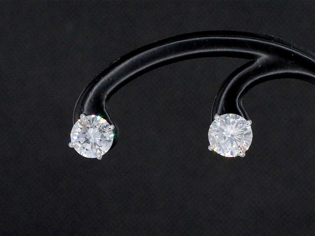 Witgouden diamanten oorbellen van 3.00 carat - afbeelding 1 van  8