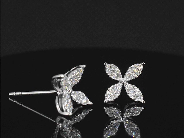 Witgouden diamanten oorbellen - afbeelding 1 van  4