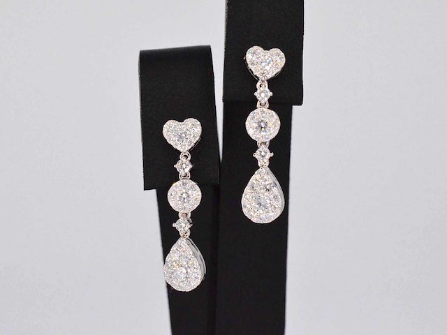 Witgouden diamanten oorhangers 1.50 carat - afbeelding 1 van  9