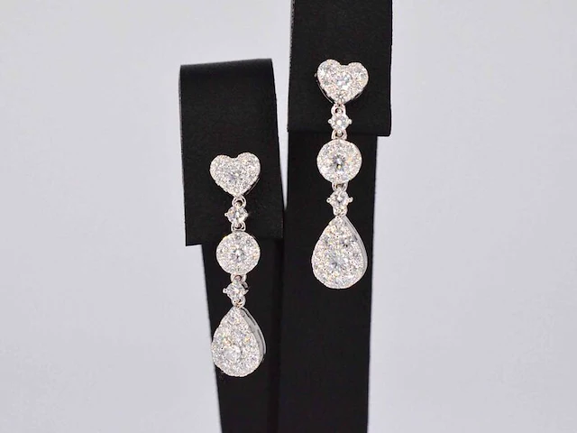 Witgouden diamanten oorhangers met diamanten 1.50 carat - afbeelding 1 van  10