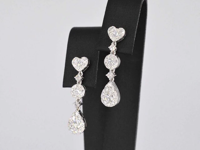 Witgouden diamanten oorhangers met diamanten 1.50 carat - afbeelding 4 van  10