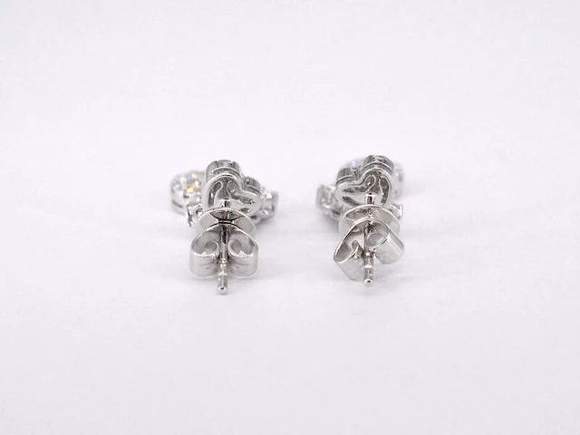 Witgouden diamanten oorhangers met diamanten 1.50 carat - afbeelding 7 van  10