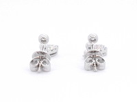 Witgouden druppel oorhangers met diamanten - afbeelding 8 van  9