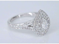 Witgouden druppelvormige entourage ring met diamanten - afbeelding 5 van  7