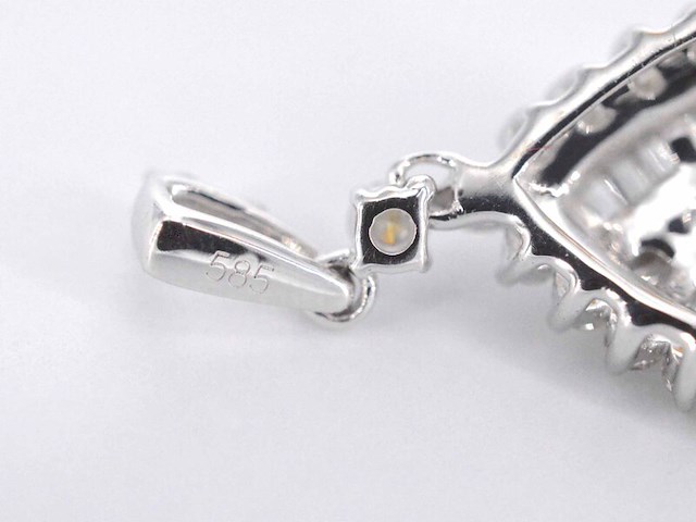 Witgouden druppelvormige hanger met diamanten, excl. ketting - afbeelding 4 van  5