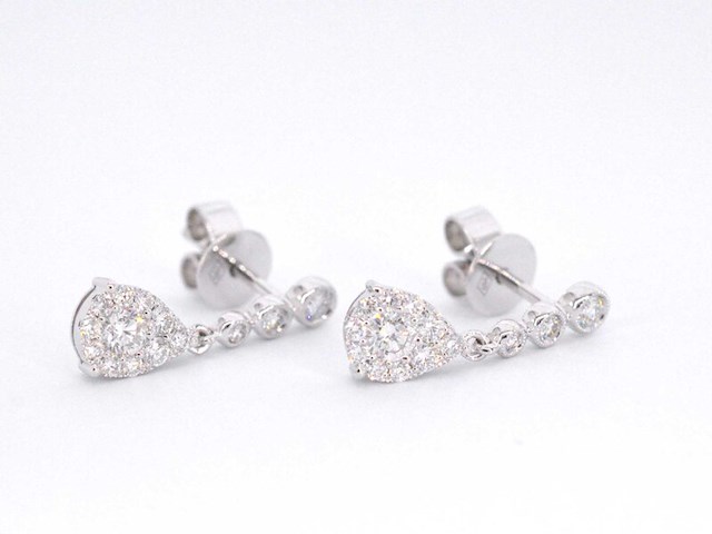 Witgouden druppelvormige oorhangers met diamanten - afbeelding 7 van  10