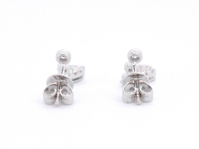 Witgouden druppelvormige oorhangers met diamanten - afbeelding 8 van  10