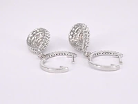 Witgouden druppelvormige oorhangers met diamanten - afbeelding 6 van  9