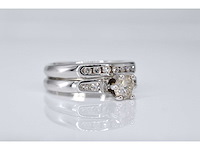 Witgouden dubbele ring met een briljant geslepen diamant - afbeelding 5 van  7