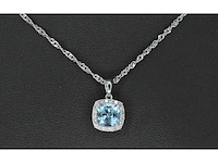 Witgouden entourage hanger bezet met topaas en diamanten, excl. ketting - afbeelding 2 van  7