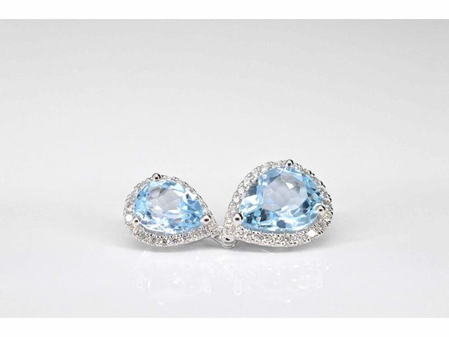 Witgouden entourage hanger bezet met topaas en natuurlijke diamanten, excl. ketting - afbeelding 5 van  8