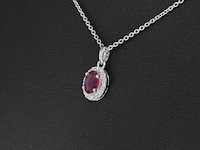 Witgouden entourage hanger met diamanten en robijn, excl. ketting - afbeelding 3 van  6