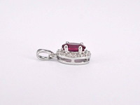 Witgouden entourage hanger met diamanten en robijn, excl. ketting - afbeelding 5 van  8