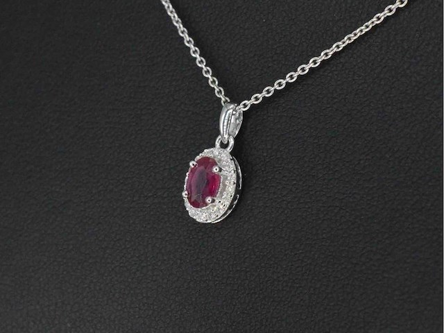 Witgouden entourage hanger met diamanten en robijn - afbeelding 4 van  6