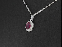 Witgouden entourage hanger met diamanten en robijn - afbeelding 4 van  7