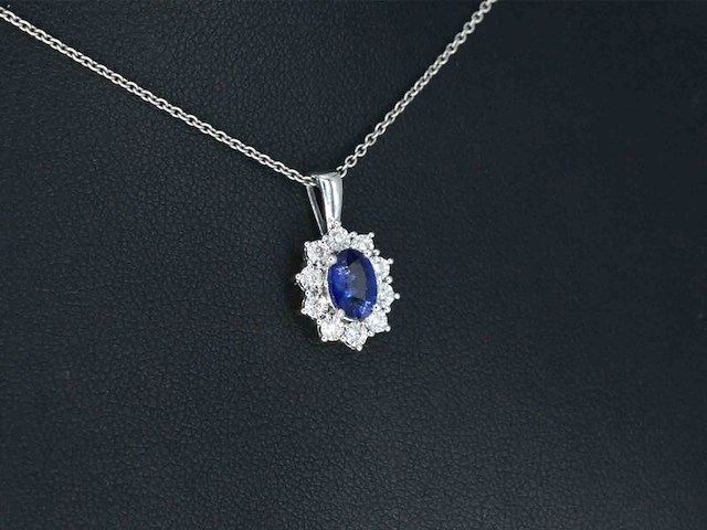 Witgouden entourage hanger met diamanten en saffier, excl. ketting - afbeelding 4 van  9