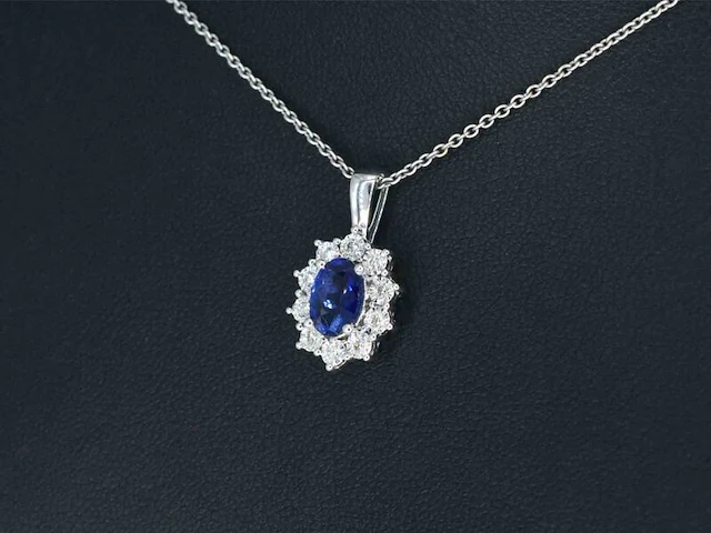 Witgouden entourage hanger met diamanten en saffier (excl. ketting) - afbeelding 3 van  9